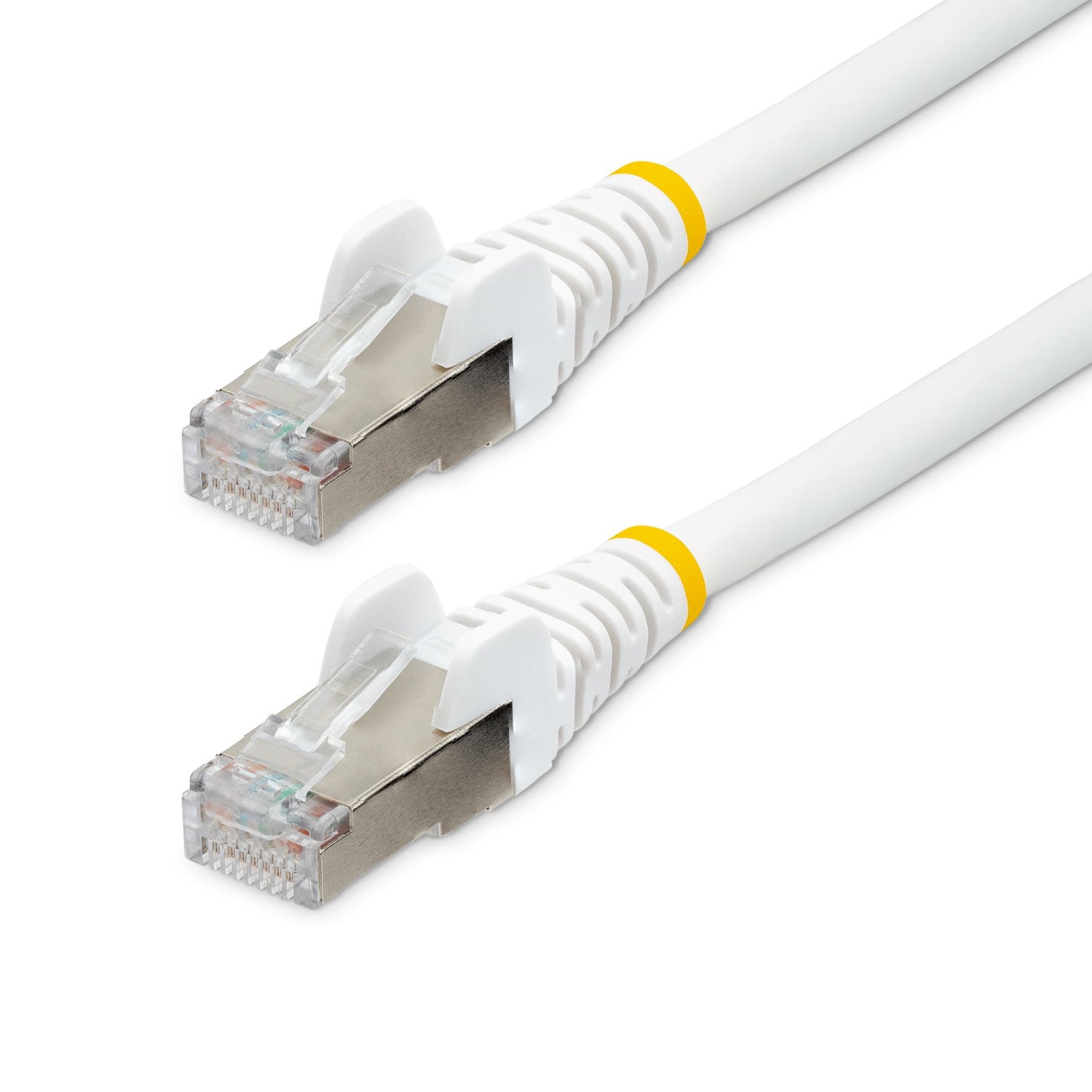 StarTech.com Cavo Ethernet CAT 6a - 2m - Bianco - Cavo di rete LAN Low Smoke Zero Halogen (LSZH) - 10GbE 500MHz 100W PoE - Filo/Cavo patch schermato S/FTP con spinotto RJ45 antigroviglio e rilievi di trazione