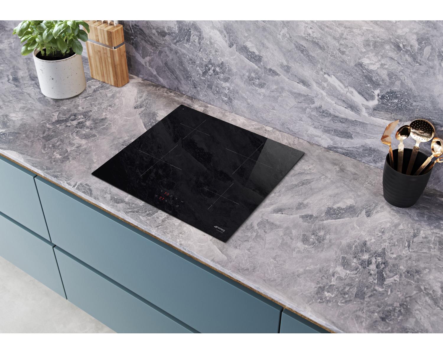 Smeg Universal Universale Piano di cottura SI2641D Nero