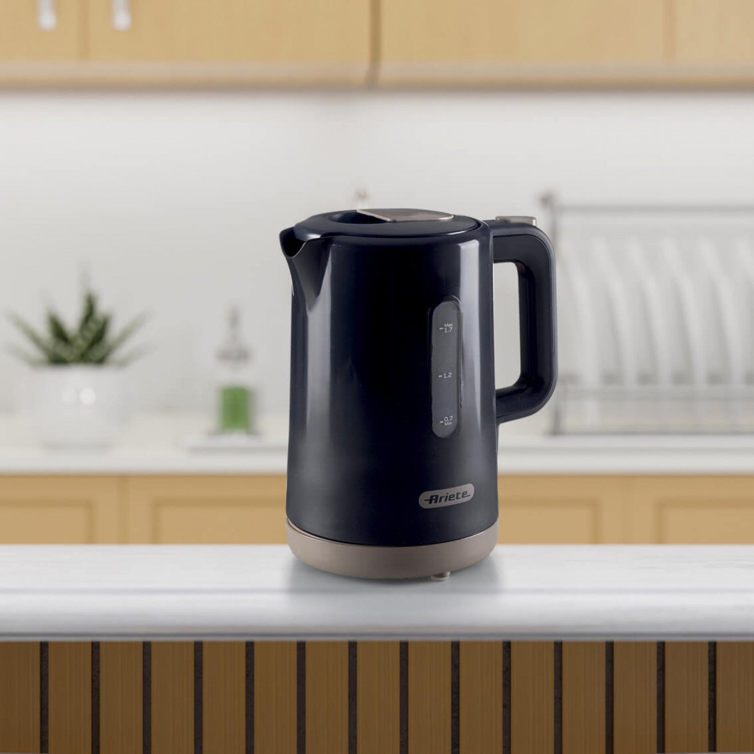 Ariete 00C284600AR0 Bollitore 1.7L Breakfast Dark Grey Capacità tanica acqua 1.7 L Potenza 2200 W Materiale della scocca Plastica Indicatore del livello dell'acqua Senza filo Grigio