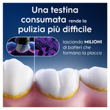 Oral-B Testine di Ricambio iO Series Radiant White Black, testine rotonde di ricambio originali, setole angolate per una rimozione più profonda della placca, con petali lucidanti per lo sbiancamento dei denti, 3