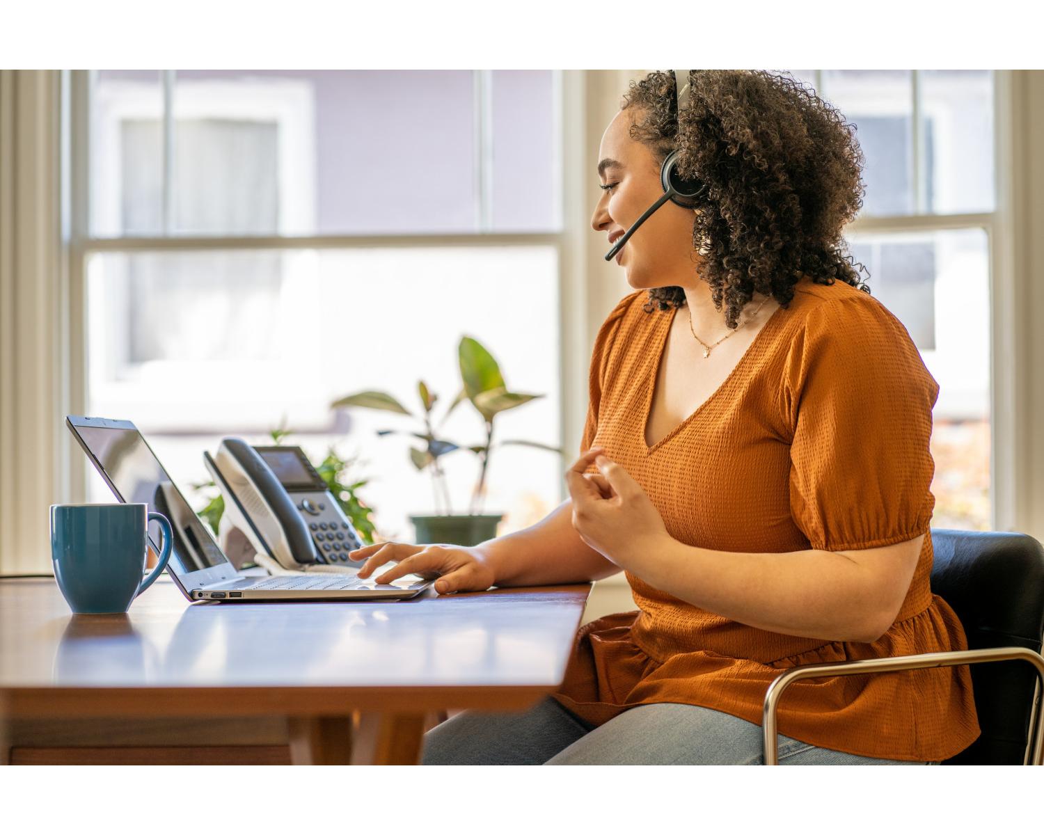Auricolare POLY 77Y98AA Voyager 4320 Microsoft Teams Certified USB-A Headset BT700 dongle Con cavo e senza cavo Ufficio USB tipo A Bluetooth Nero