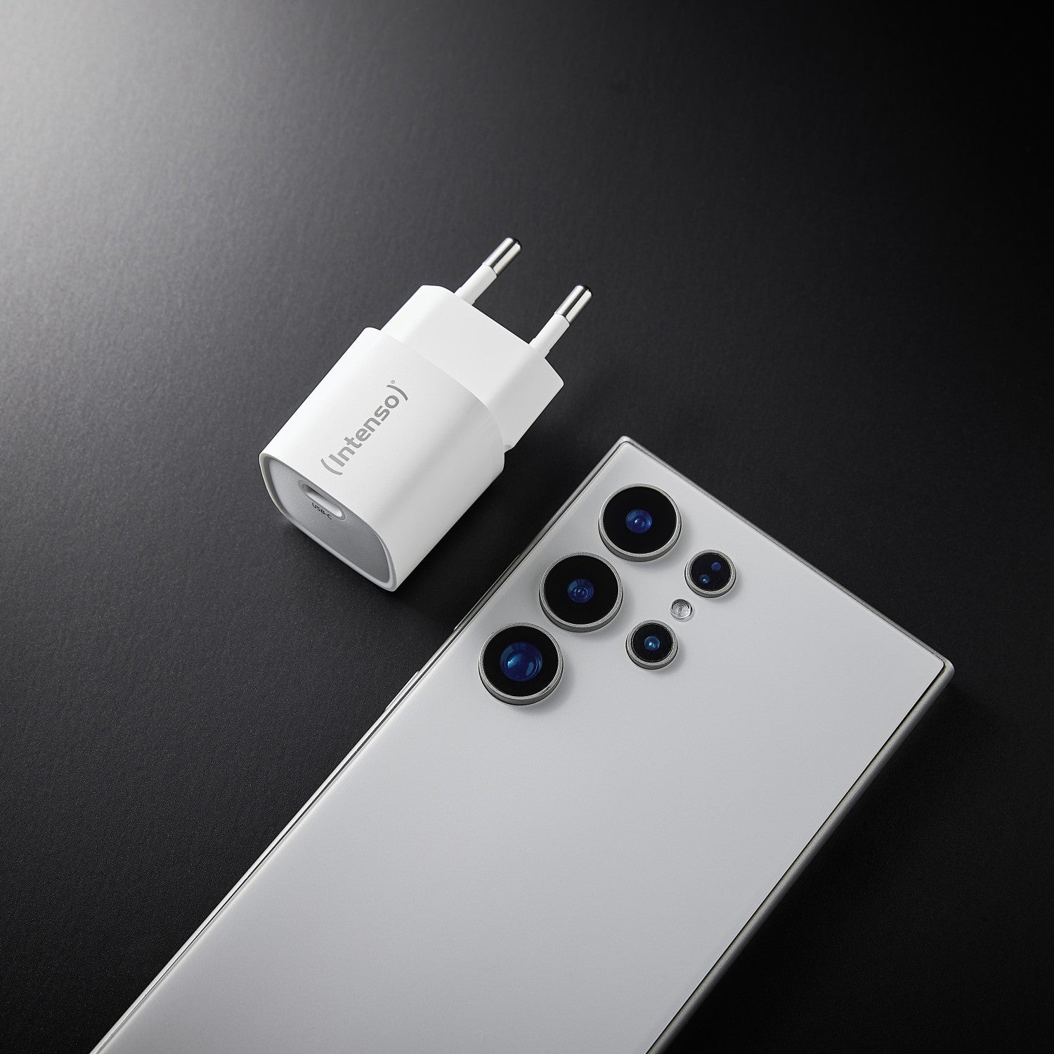 Intenso W30C² GaN Universale Bianco AC Ricarica rapida Interno