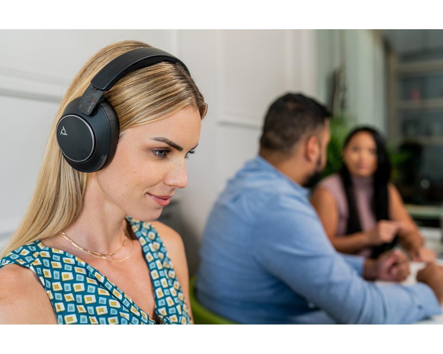 POLY Cuffie Voyager Surround 80 UC con connettore USB-C certificate per Microsoft Teams adattatore USB-C/A