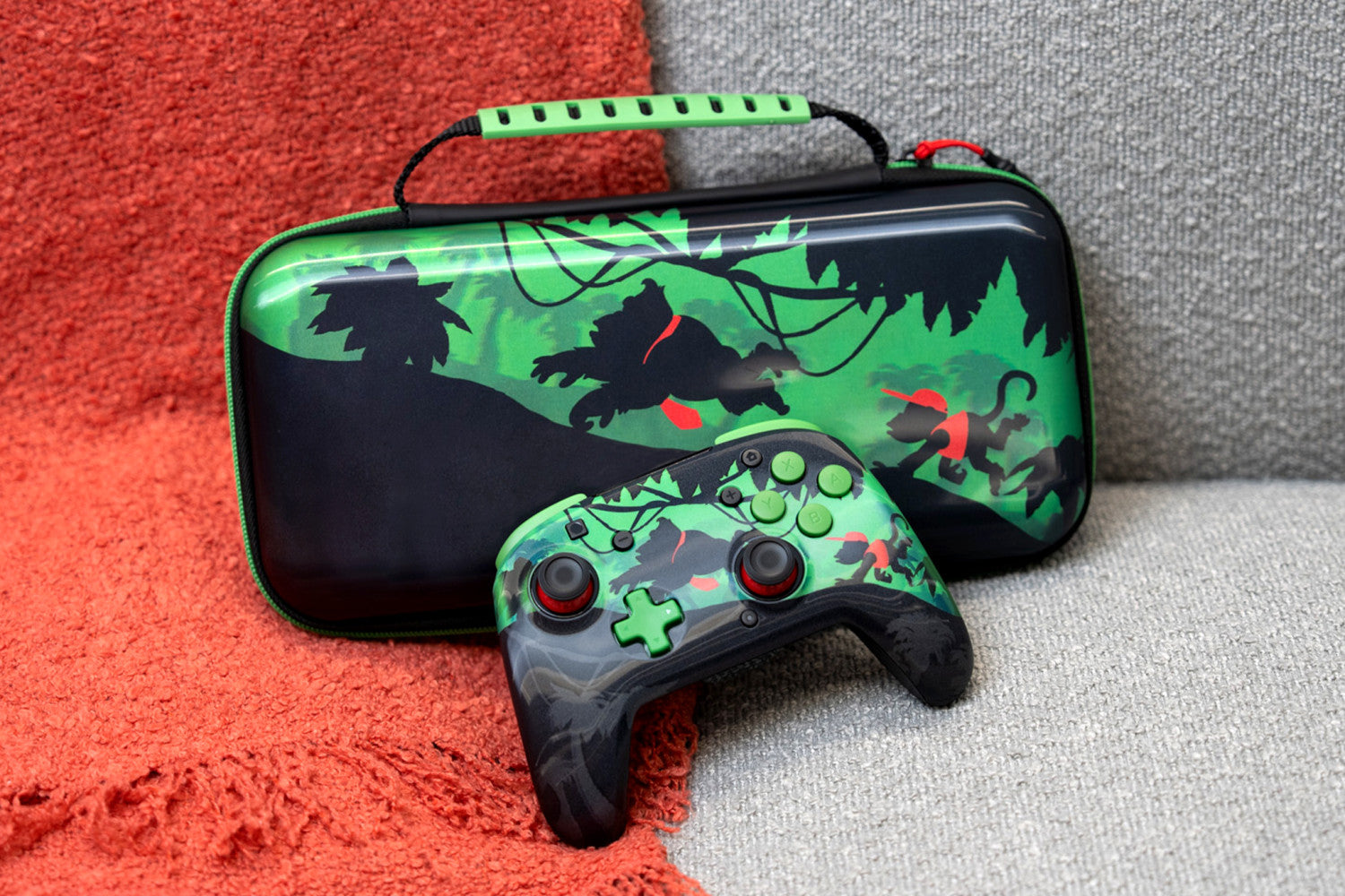 Turtle Beach TBA-8202-55 custodia per console portatile Valigia da viaggio Nintendo EVA (Acetato del vinile dell'etilene), Poliestere, Poliuretano termoplastico (TPU) Nero, Verde