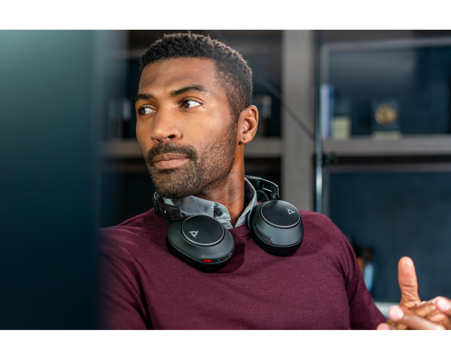 POLY Cuffie Voyager Surround 80 UC con connettore USB-C certificate per Microsoft Teams adattatore USB-C/A