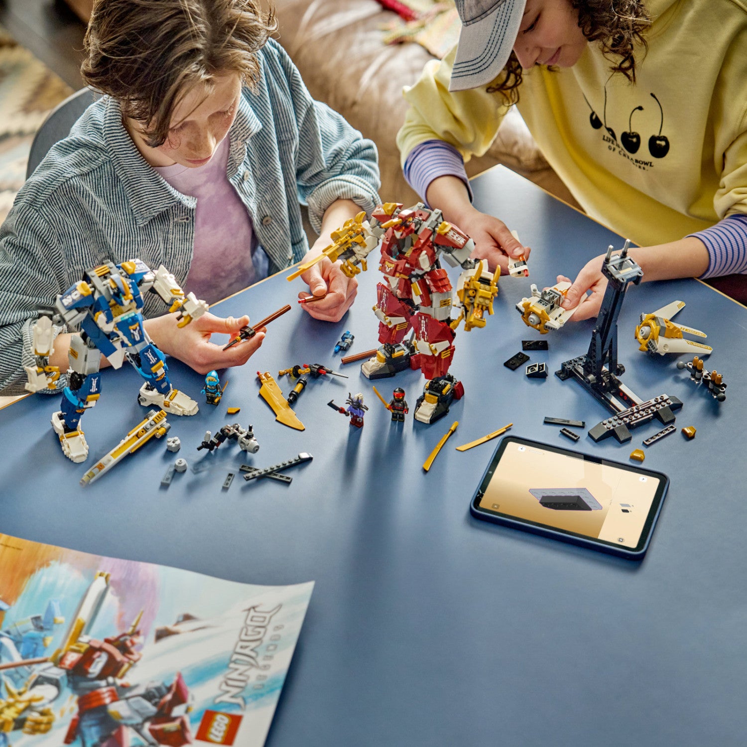 LEGO Ninjago 71870 Mech Titanici Gemelli, Set da Costruzione con 2 Action Figure e 3 Minifigure, 1707 Pezzi, per 12 Anni