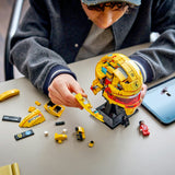 LEGO Editions 43022 Casco Di Lewis Hamilton Scuderia Ferrari HP, Con Minifigure F1 Da Collezione, Regalo Ragazzi E Fan 14