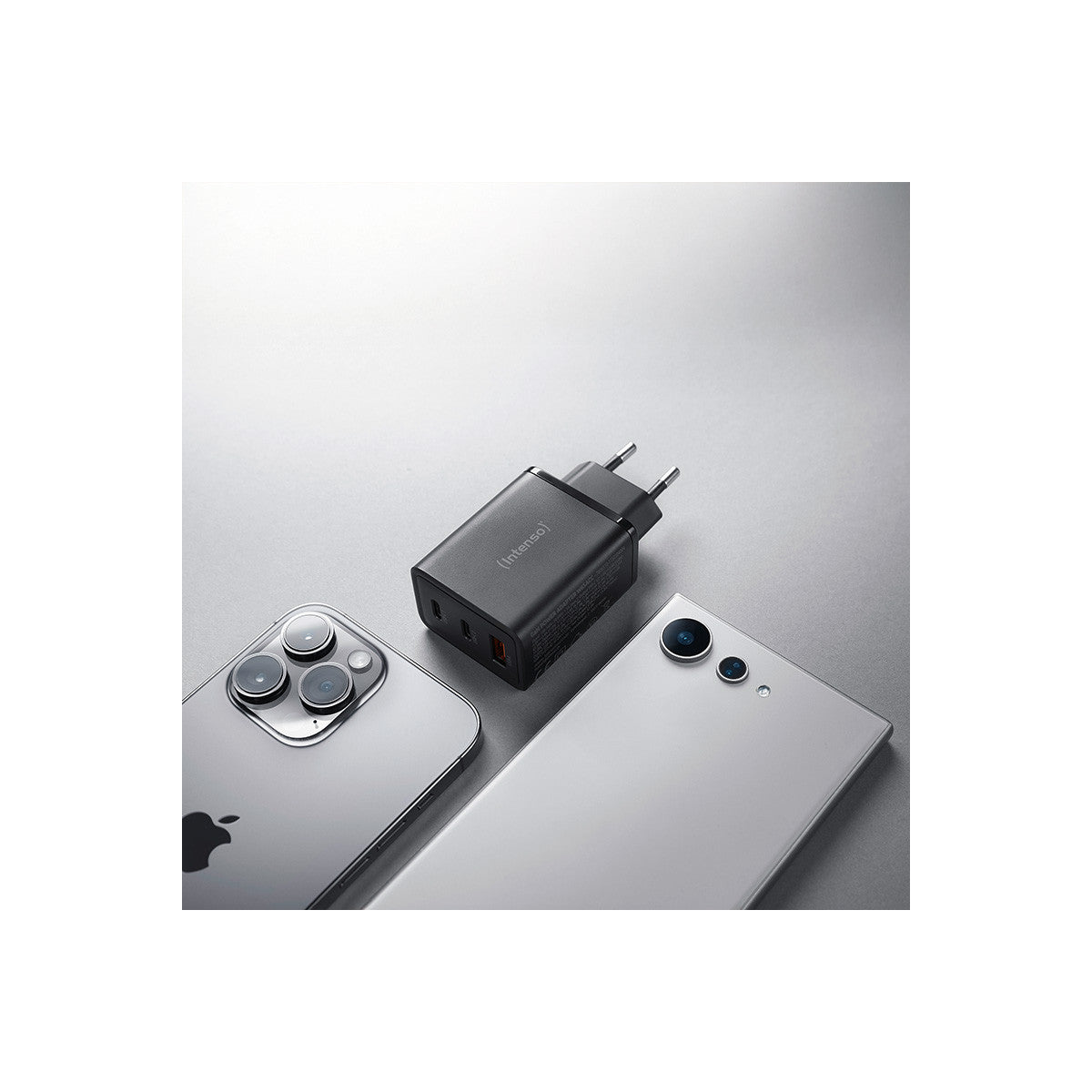 Intenso 7806510 adattatore e invertitore Interno 65 W Nero