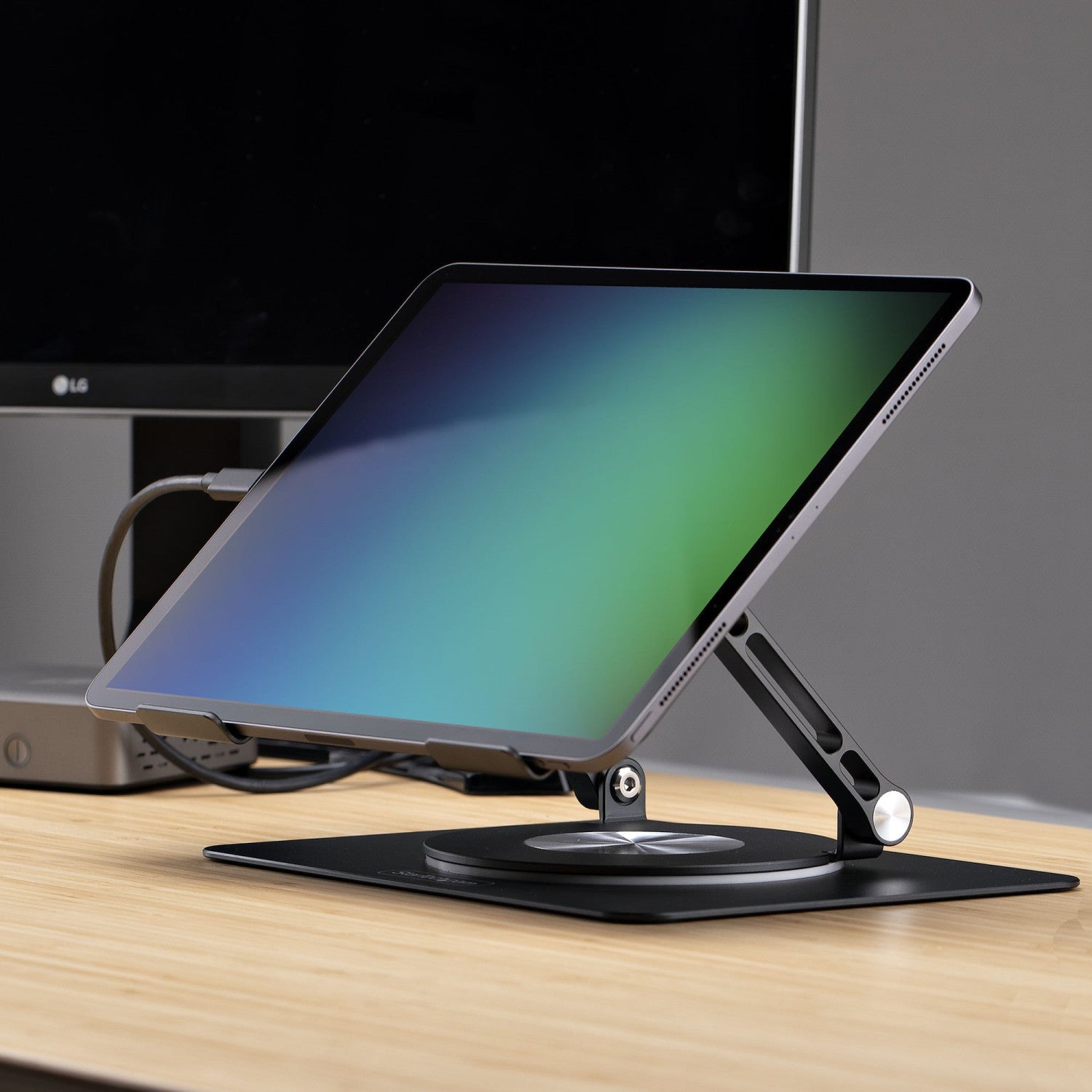 StarTech.com Supporto per PC portatile con rotazione a 360 , rialzo ergonomico da scrivania per laptop, rialzo con inclinazione regolabile, max 5 kg, alluminio