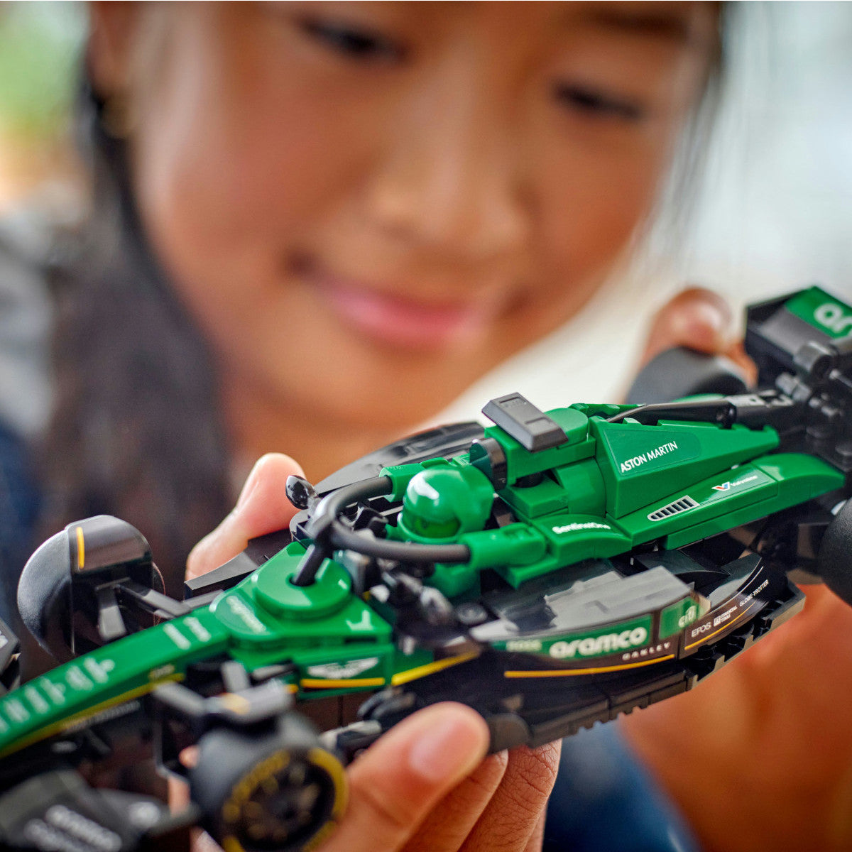 LEGO Speed Champions Aston Martin Aramco F1 AMR24 Auto da Corsa 269 Pezzi 10