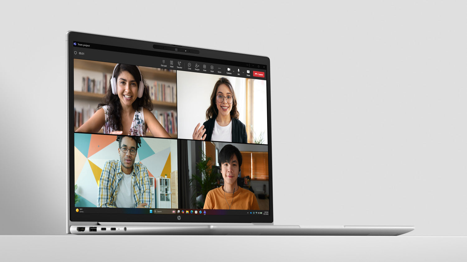 HP ProBook 4 G2a Next Gen AI PC Wolf Pro Security Edition AMD Ryzen AI 7 445 Computer portatile 35,6 cm (14pollici) WUXGA 24 GB DDR5-SDRAM 512 GB SSD Wi-Fi 7 (802.11be) Windows 11 Pro Argento
