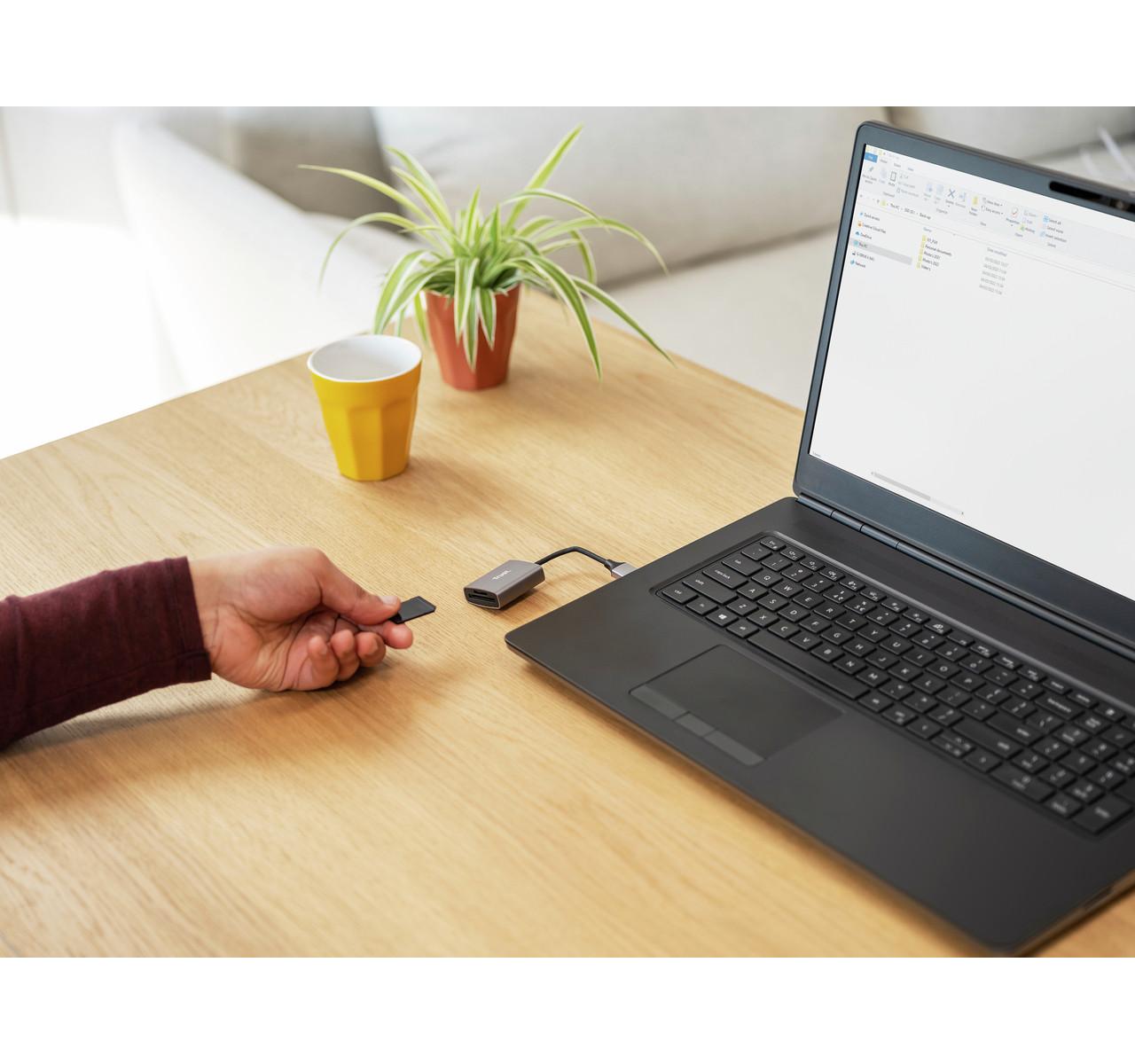 Trust Dalyx 24135 Hub Lettore di Schede USB 3.2 Alluminio