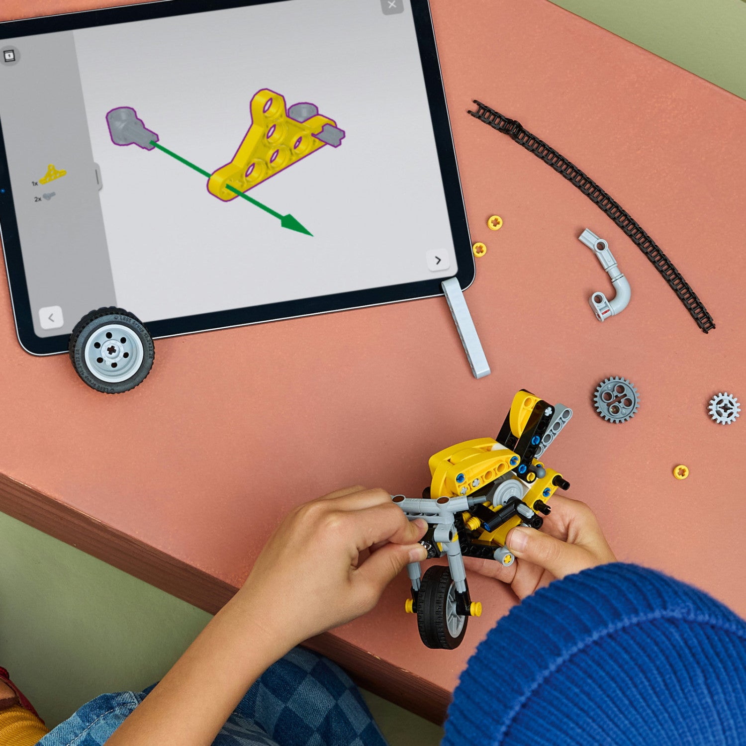 LEGO Technic Moto Gialla 42225