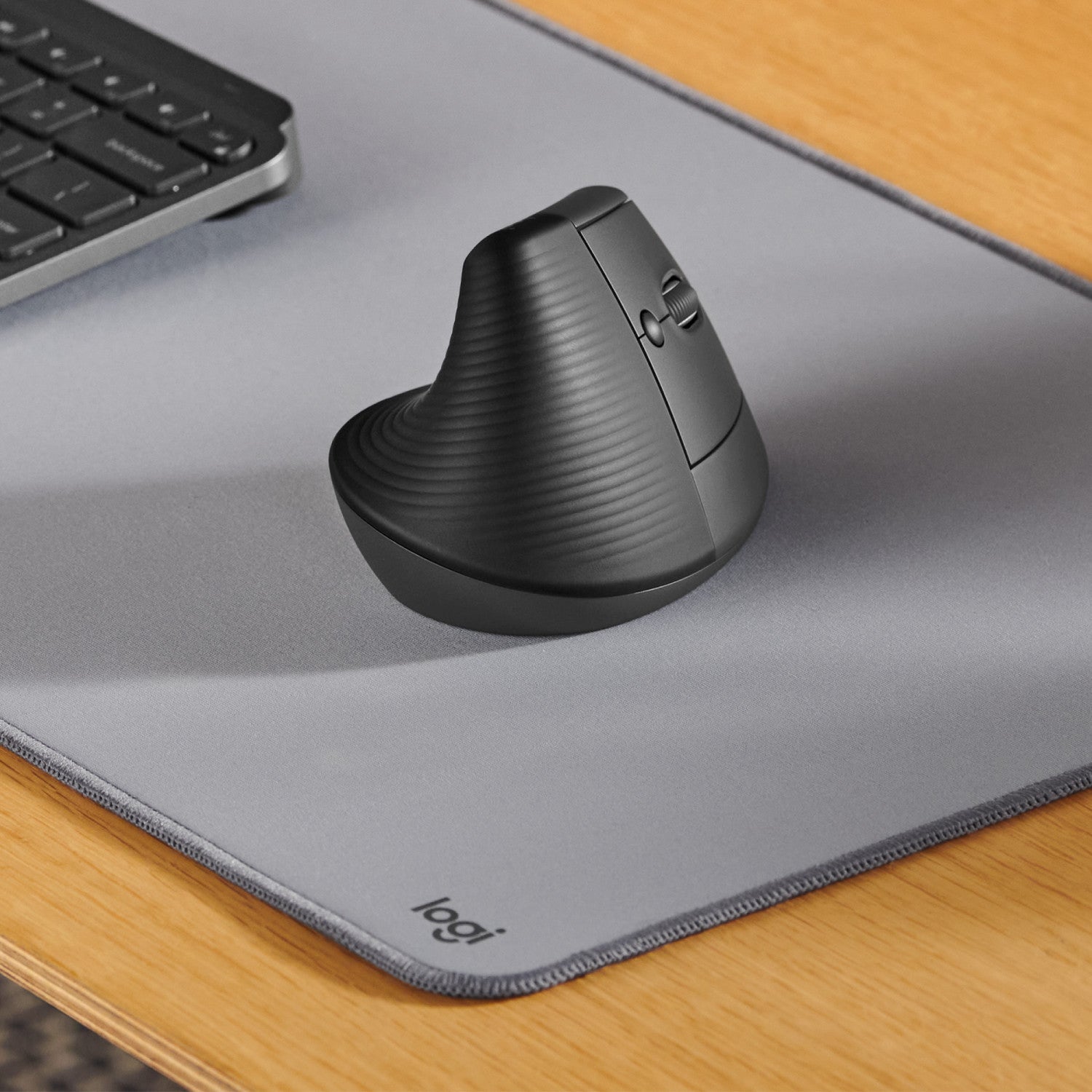 Logitech Lift mouse Mano destra RF senza fili Bluetooth Ottico 4000 DPI
