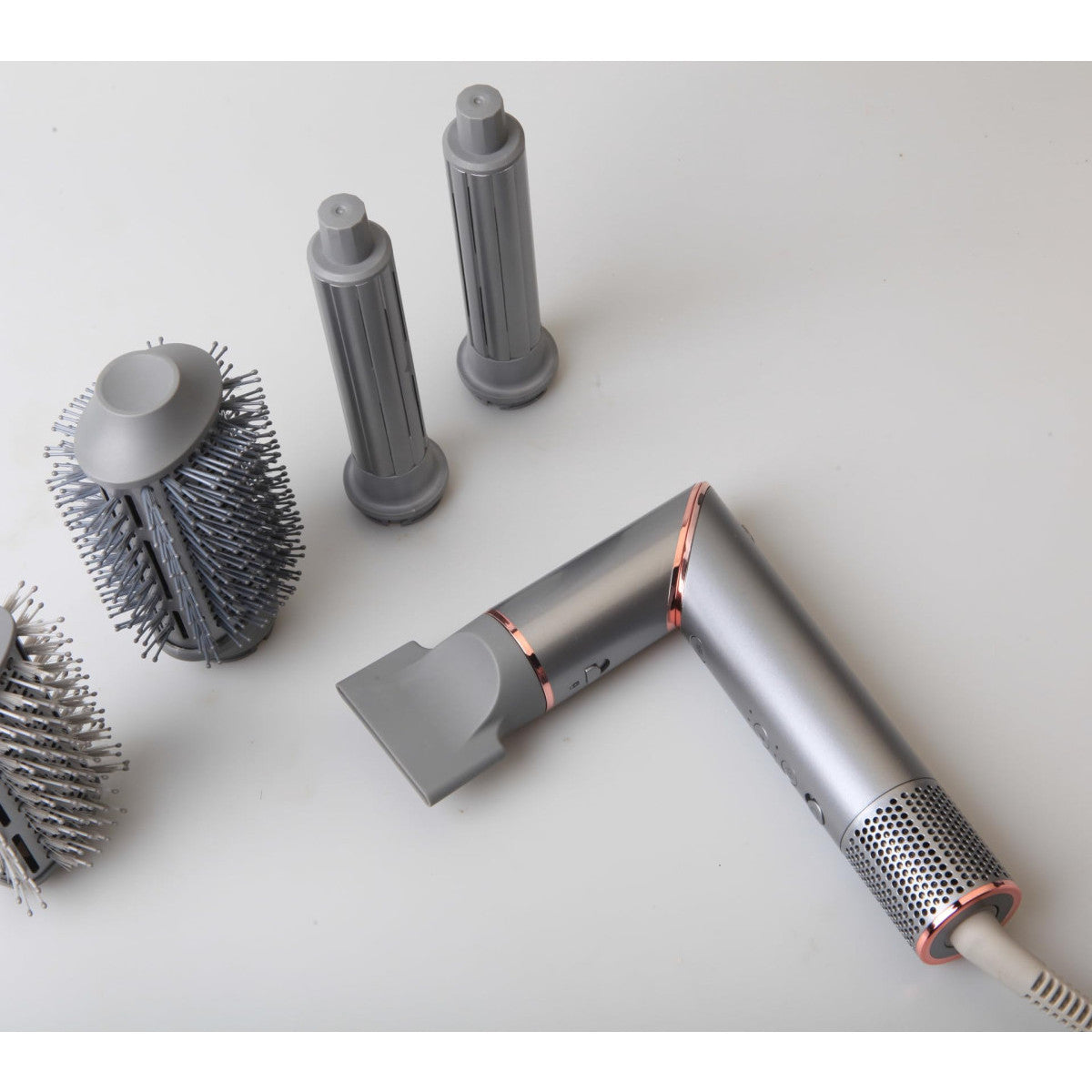 Jocca Styler Pieghevole 2726 BLDC 1400W 90.000 RPM Ionico 4 Testine Intercambiabili Testa Girevole 3 Temperature 3 Velocità