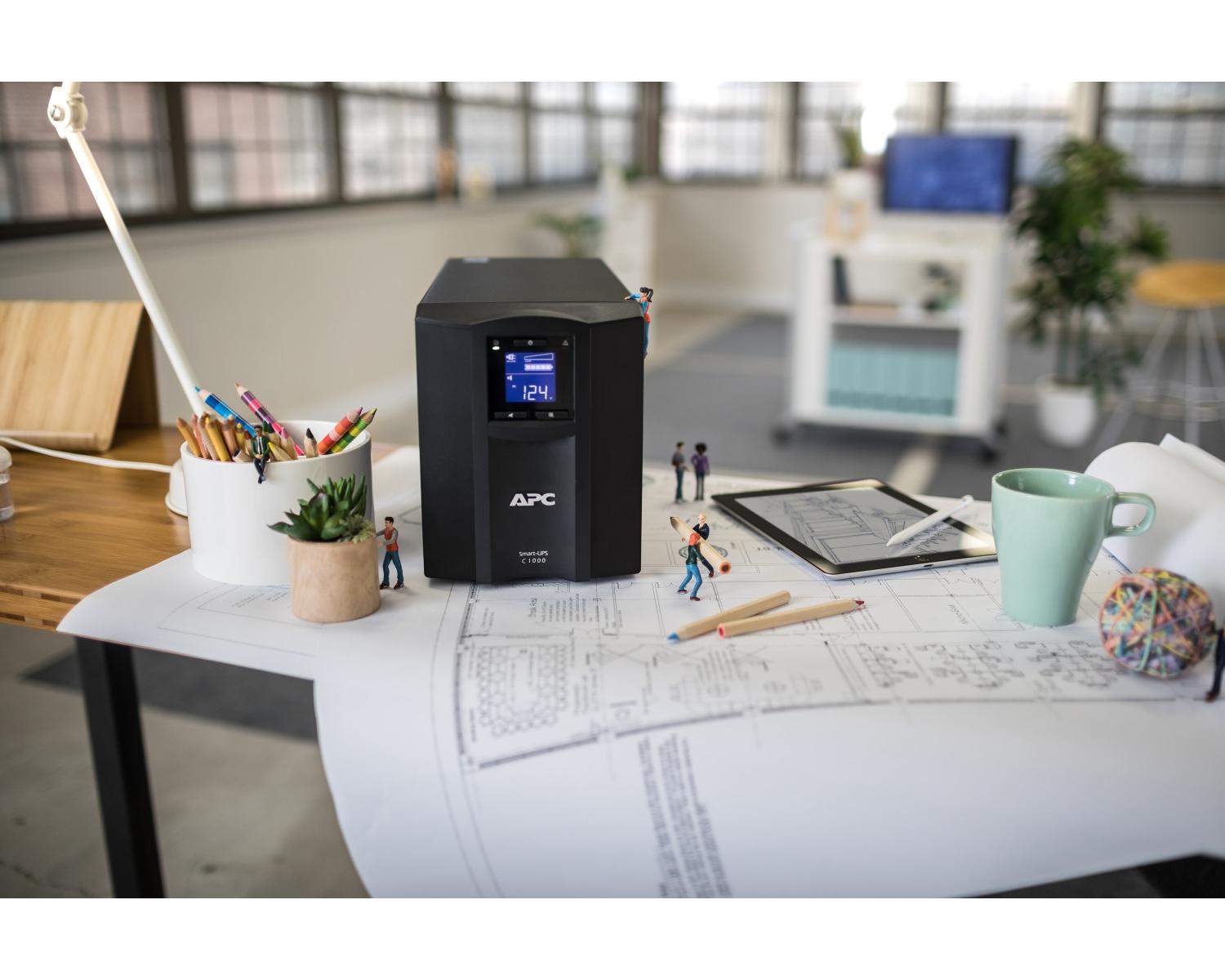 APC SMC1000IC gruppo di continuità (UPS) A linea interattiva 1 kVA 600 W 8 presa(e) AC