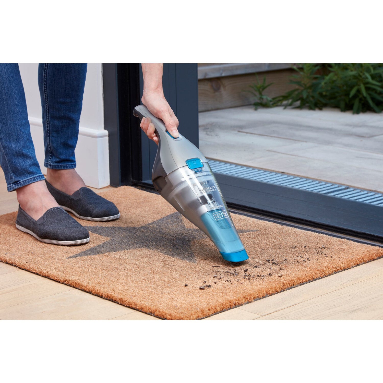 Black E Decker NVC215WA Aspiratore Portatile Senza Sacchetto Blu Argento