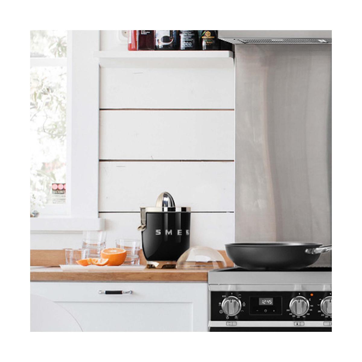 Smeg Spremiagrumi 50's Style Nero LUCIDO CJF11BLEU