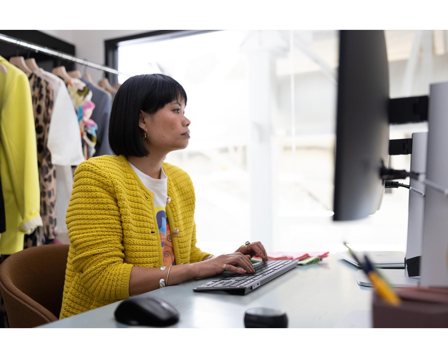 HP tastiera wireless ricaricabile multidispositivo 720
