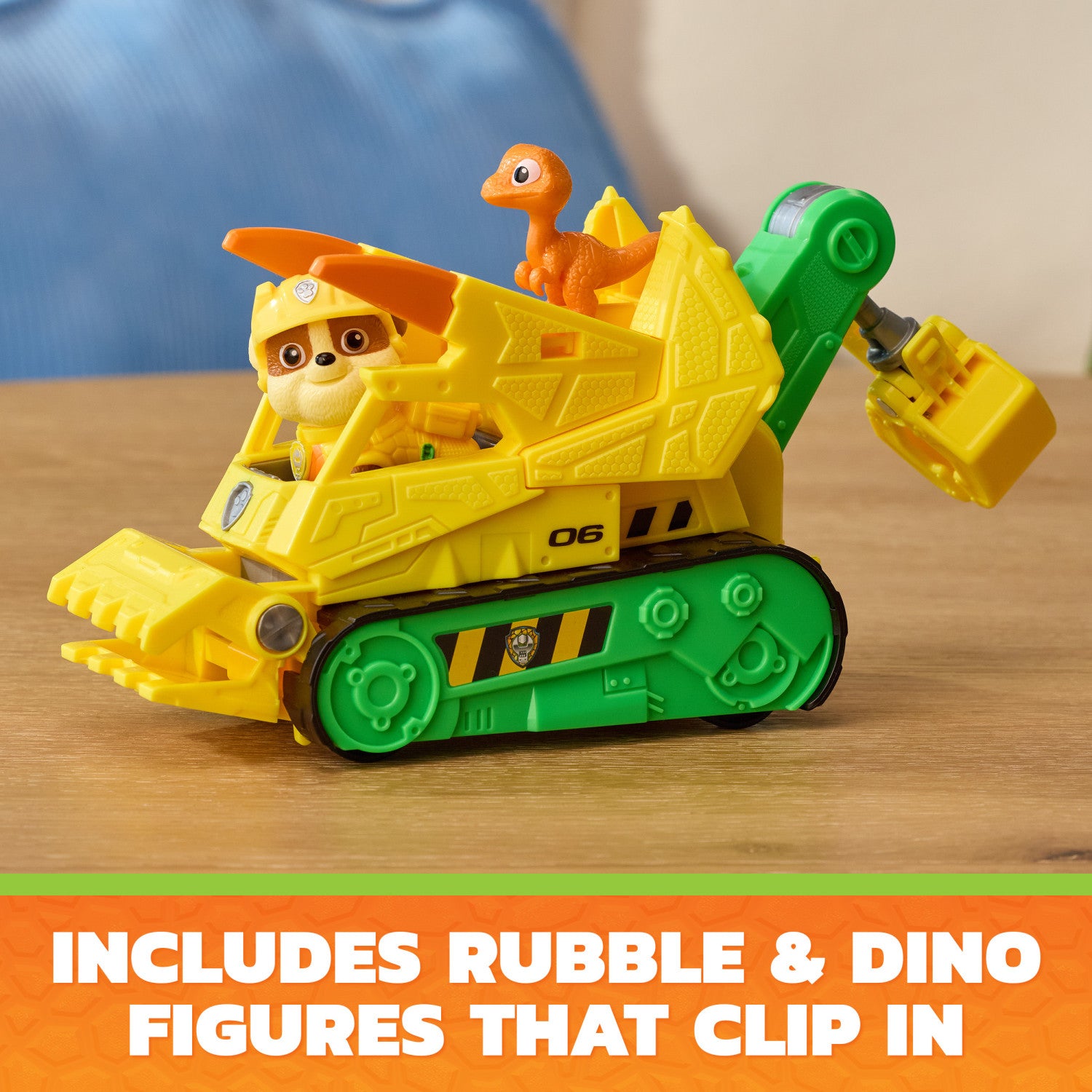 PAW Patrol : The Dino Movie, Rubble Dino Rescue Bulldozer con azione triturante e tenaglia articolata, 2 action figure e un veicolo, giocattoli per bambine e bambini dai 3 anni in su