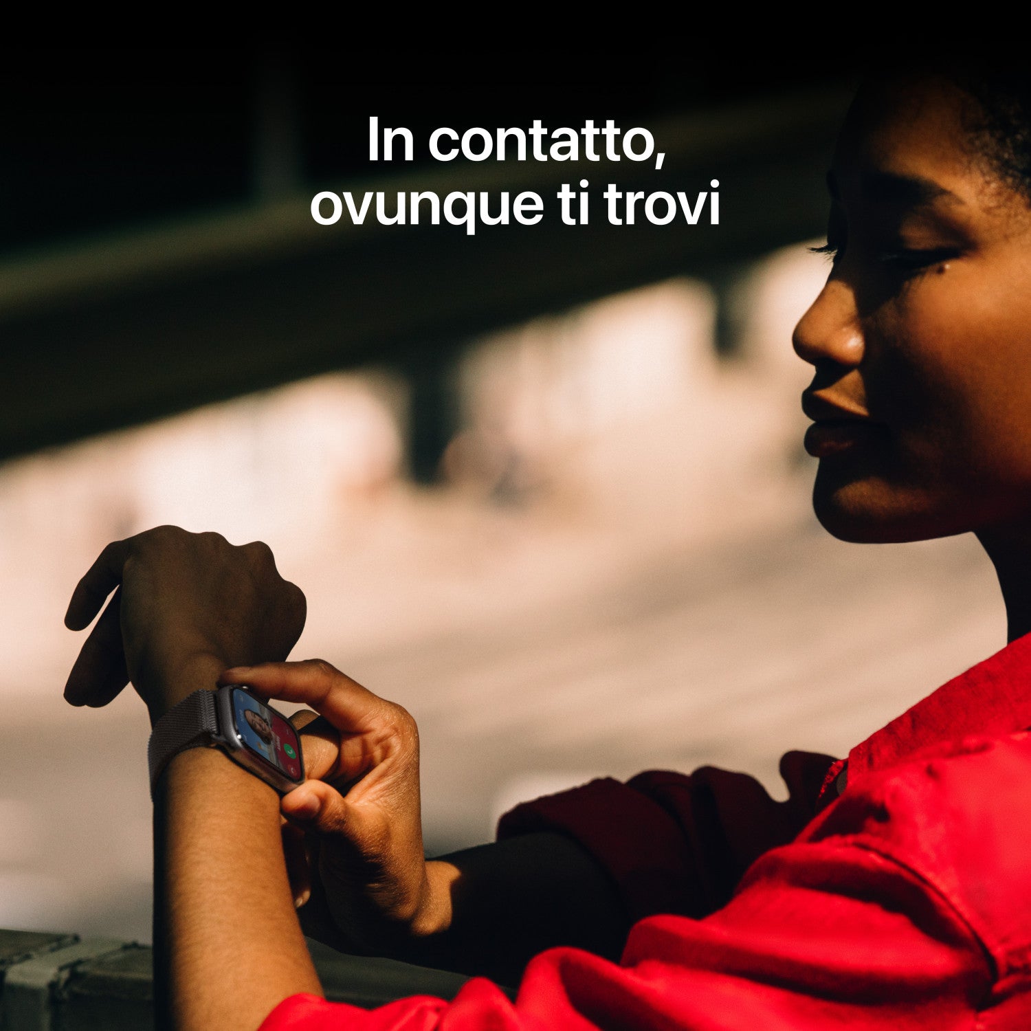 Apple Watch Series 11 GPS Cellular 42mm Cassa Titanio Oro con Loop in maglia Milanese Oro