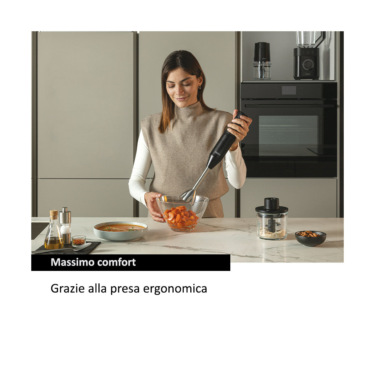 Haier I-Master Series 5 Frullatore a immersione I-Master Serie 5 Nero, 3 lame in acciaio inox, becher 0,9 L, Accessoriato Venduto come Grado C 8059019065465