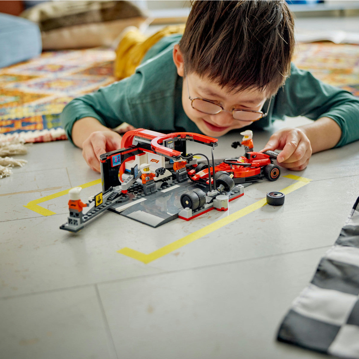 LEGO City 60443 F1 Pit Stop e Meccanici con Ferrari 322 Pezzi 6 Anni