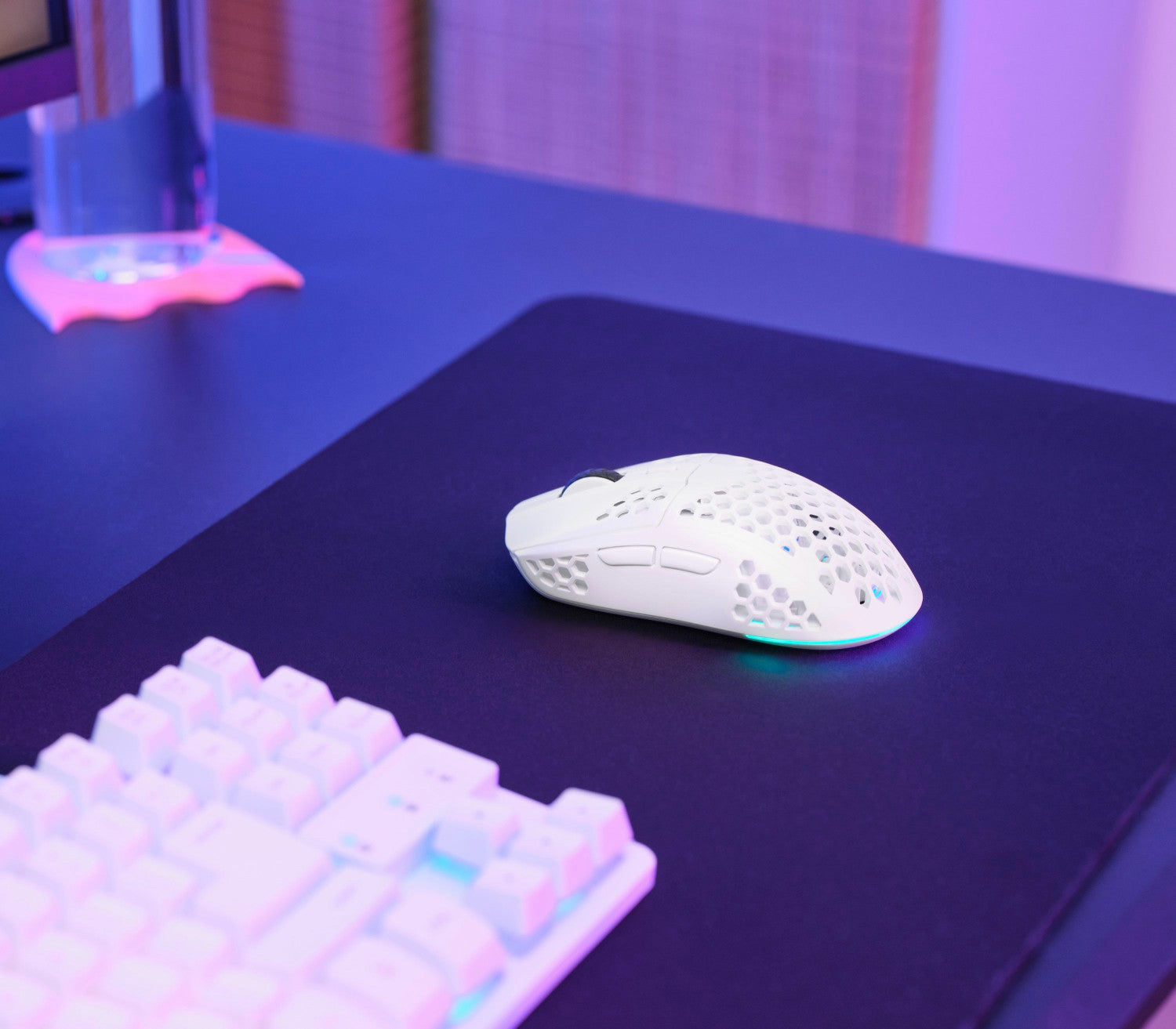 Trust GXT 929 Helox mouse Giocare Mano destra RF Wireless Ottico 4800 DPI Bianco