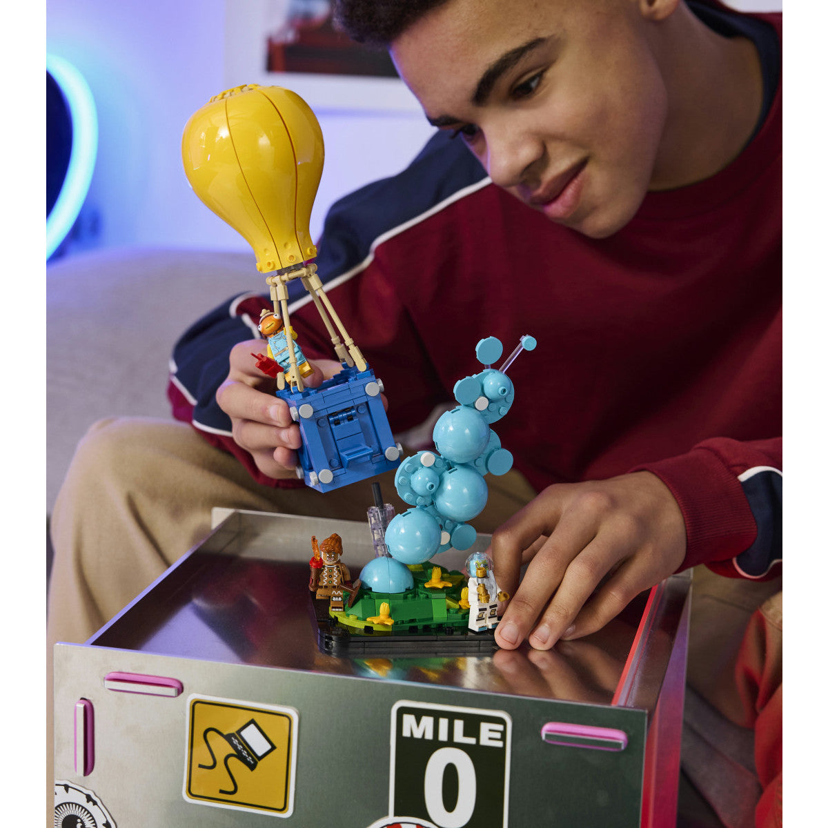 LEGO Fortnite 77080 Consegna Di Rifornimenti, Set Da Costruzione Con 3 Minifigure E Accessori, 314 Pezzi, Per Bambini E Gamer Dai 10 Anni