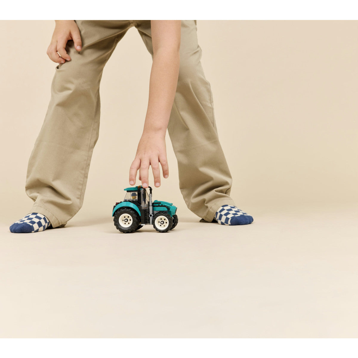 LEGO City Trattore 60498 Set da Costruzione 204 Pezzi con Minifigure per Bambini 6 Anni