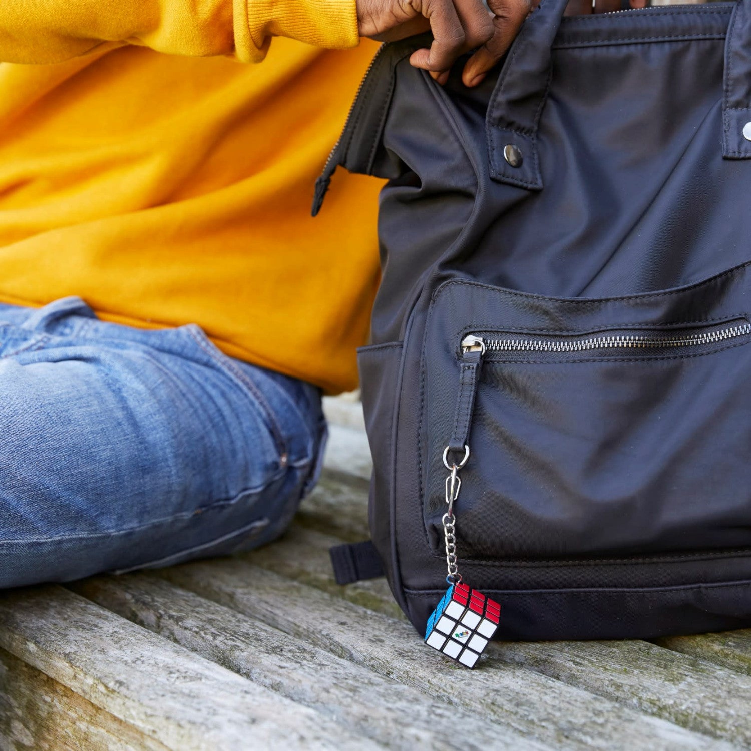 Rubik's, Spin Master, Il Cubo 3x3 Originale, Edizione in Miniatura. Accessorio Portachiavi con cubo 3x3 funzionante, per Bambini dagli 8 , Rompicapo Professionale a Combinazione di Colori.