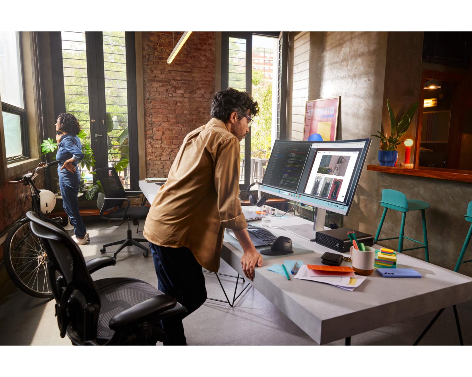 HP Monitor 8K167AA serie 7 Pro WQHD Thunderbolt 4 da 37,5 Pollici 738pu