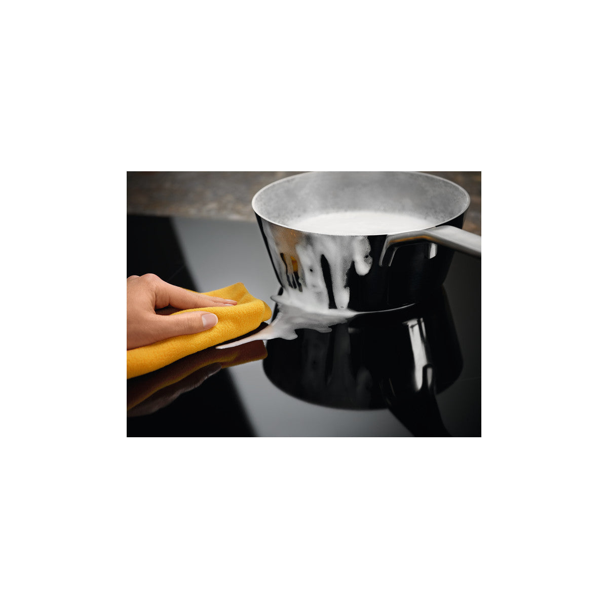 Electrolux EIS82449 Nero Da incasso 80 cm Piano cottura a induzione 4 Fornelli