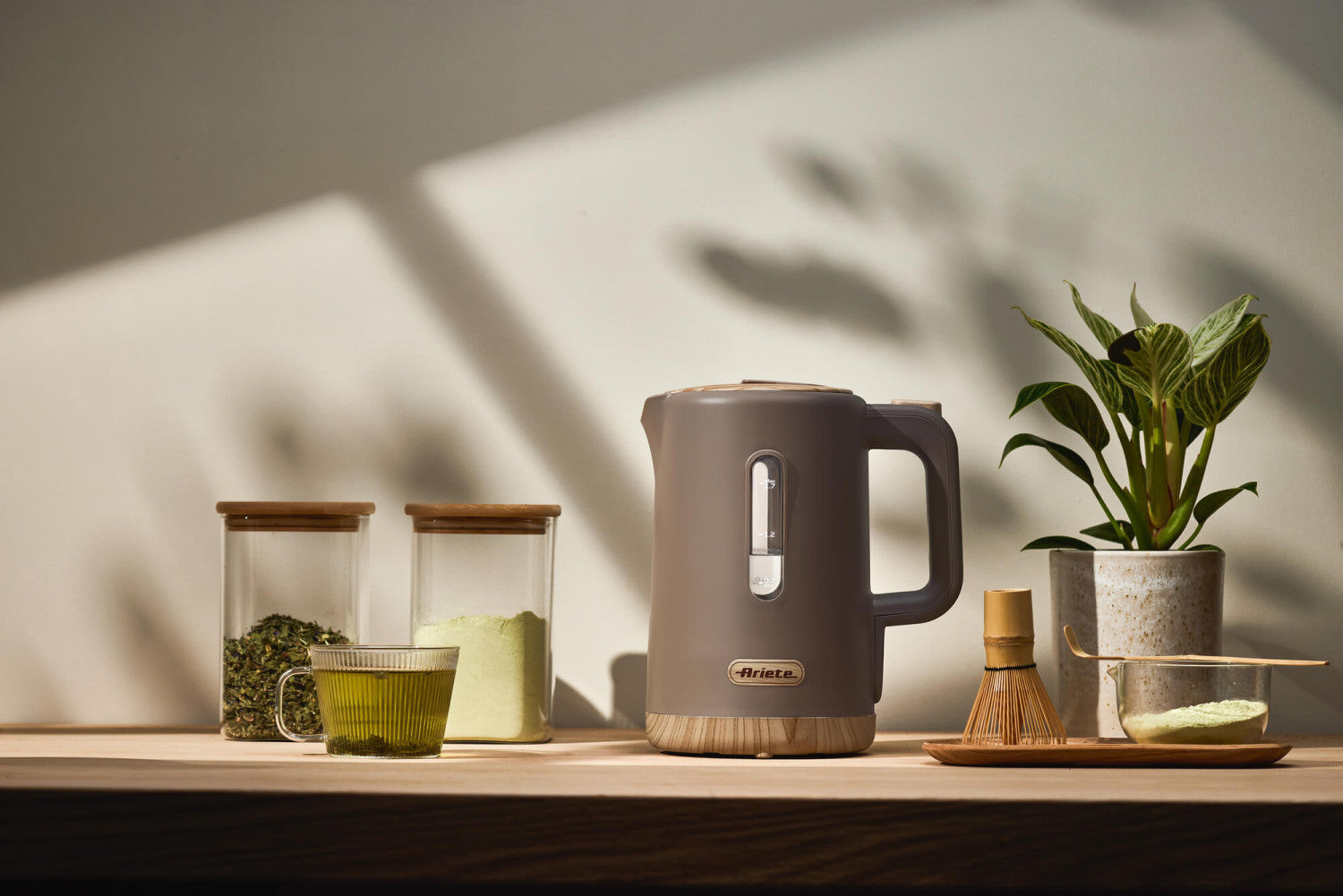 Ariete 2846 Bollitore Breakfast Wood, Bollitore Elettrico Cucina, 2200W, Capacità 1.7L, Effetto Legno, Base Cordless 360°, Spegnimento Automatico, Tortora