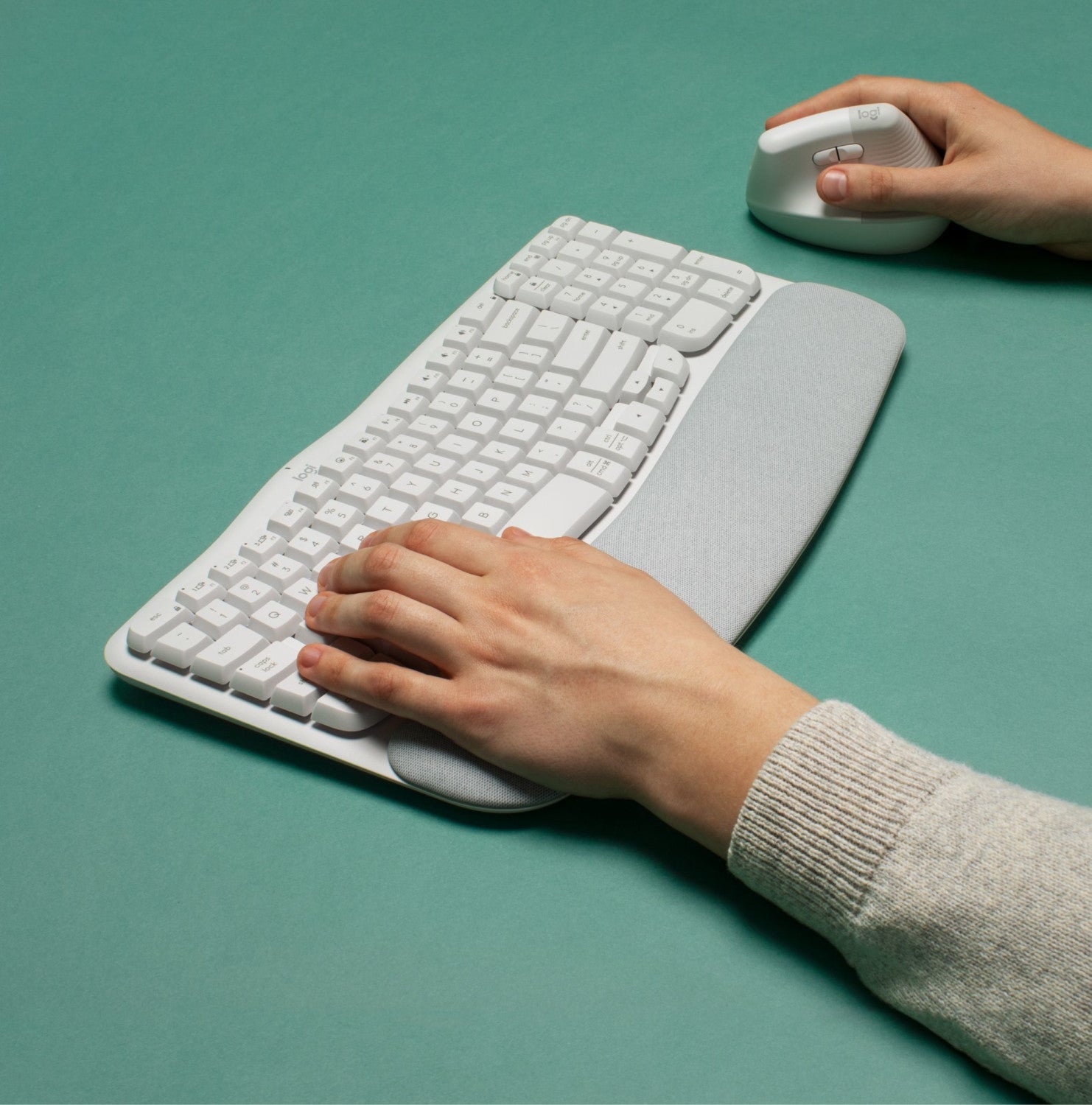 Logitech Tastiera WAVE KEYS WIRELESS ERGONOMICA Grafite