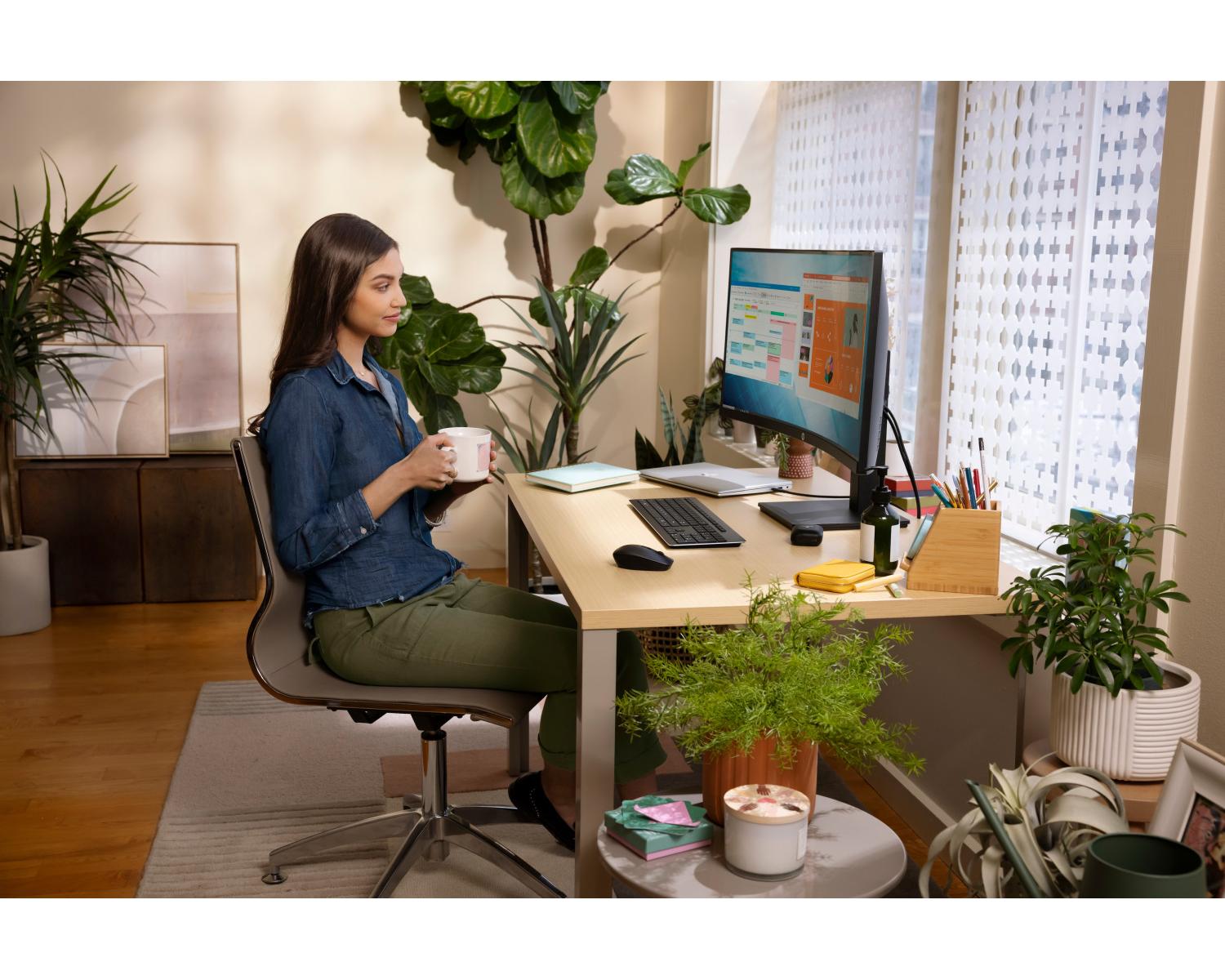 HP P34hc G4 WQHD USB-C Curved Monitor Monitor PC 86,4 cm (34pollici) 3440 x 1440 Pixel Quad HD LED Nero