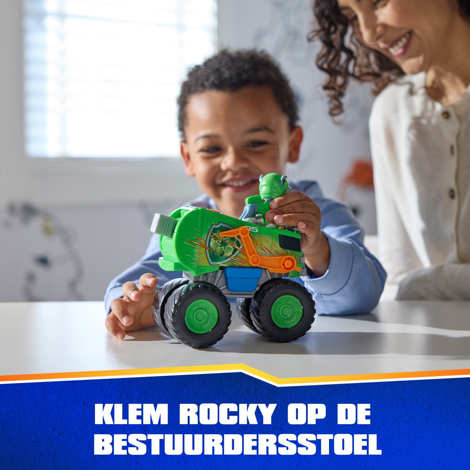 PAW Patrol Rescue Wheels, camion per la raccolta differenziata di Rocky, veicolo giocattolo con lanciamissili e action figure collezionabile, giocattoli per bambini e bambine da 3 anni in su