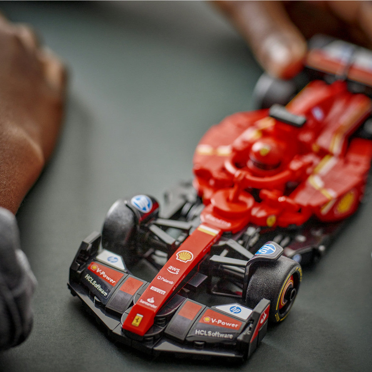 LEGO Speed Champions Ferrari SF-24 F1 Auto da Corsa 275 Pezzi 10