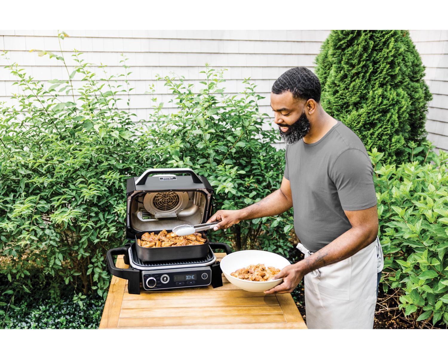 Ninja Woodfire OG701EU Barbecue elettrico con affumicatore integrato Grigio