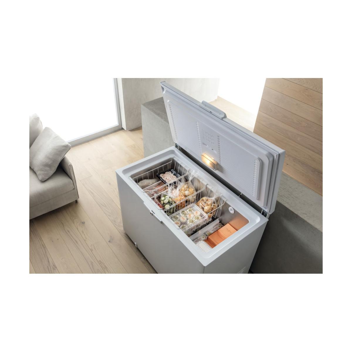 Whirlpool Congelatore a pozzetto - WHE31352 FO 2