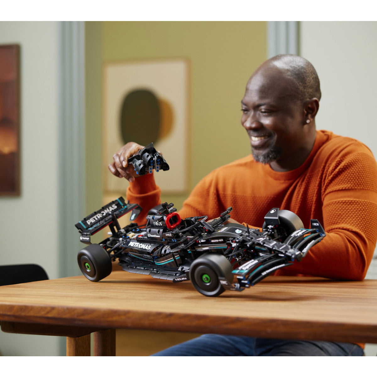 LEGO Technic Mercedes-AMG F1 W14 E Performance 1642 Pezzi 18