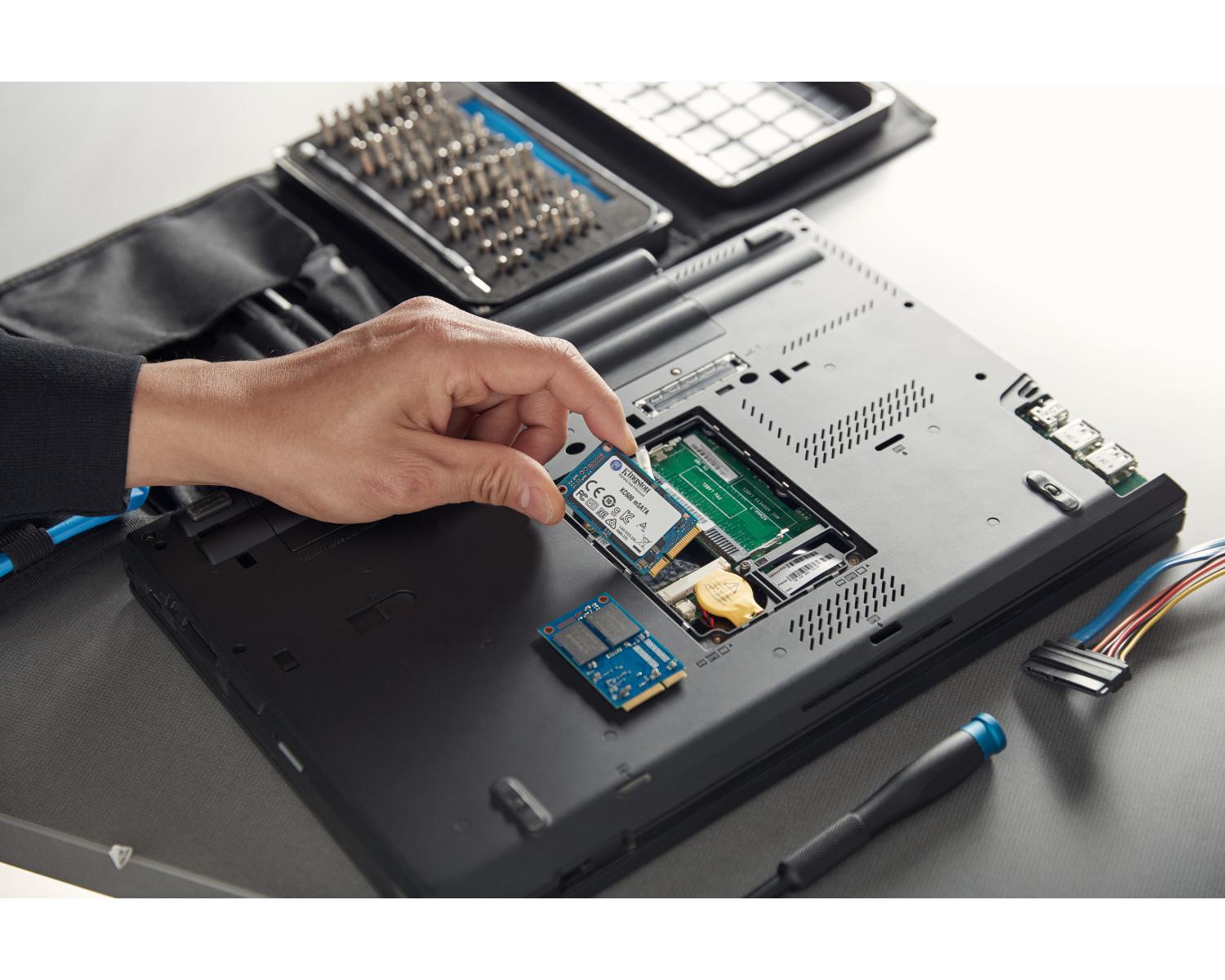 Kingston Technology KC600 256 GB Serial ATA 3D TLC