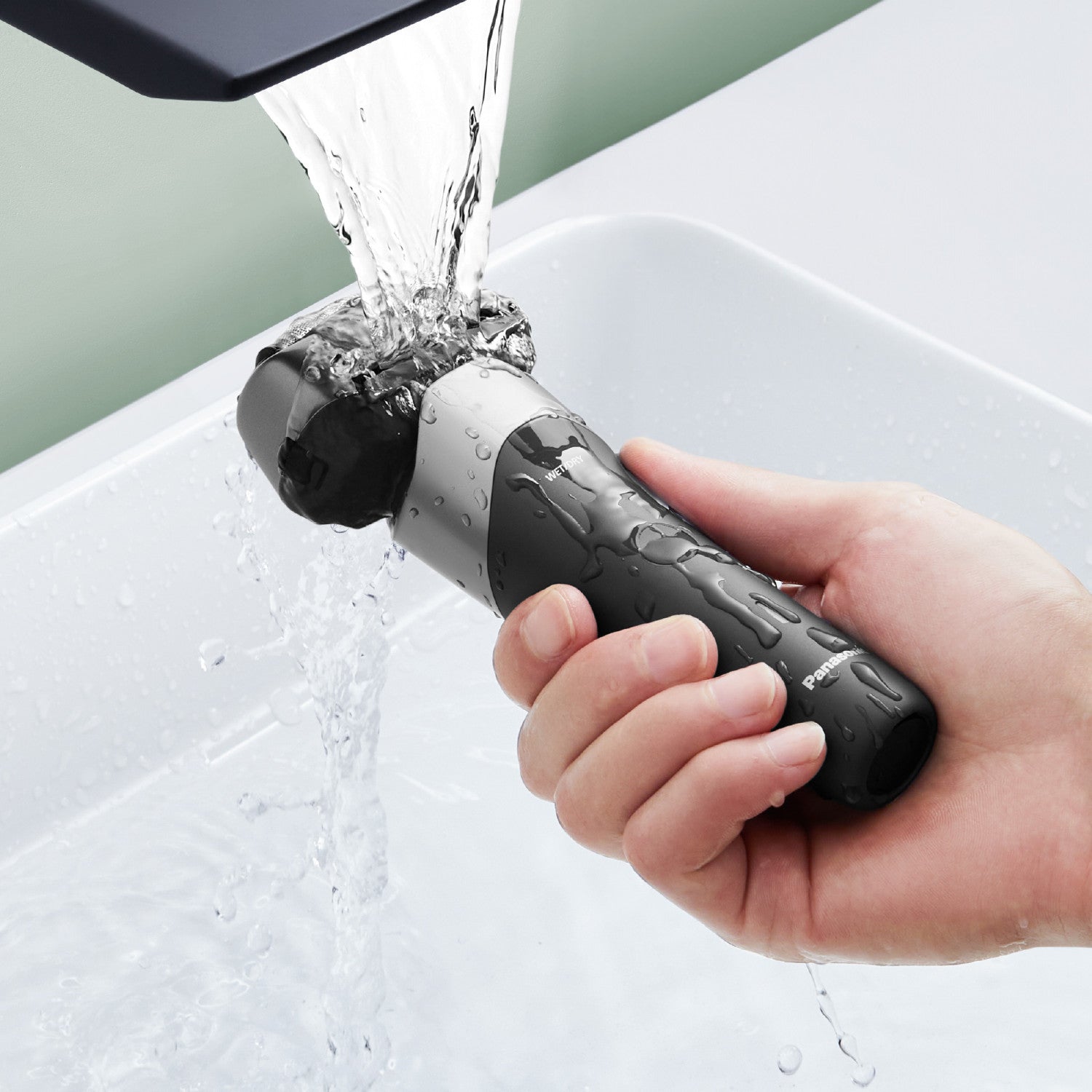 Panasonic ES-RM3, Rasoio 3 lame, Wet Dry, USB-C, sistema di pulizia easy cleaner