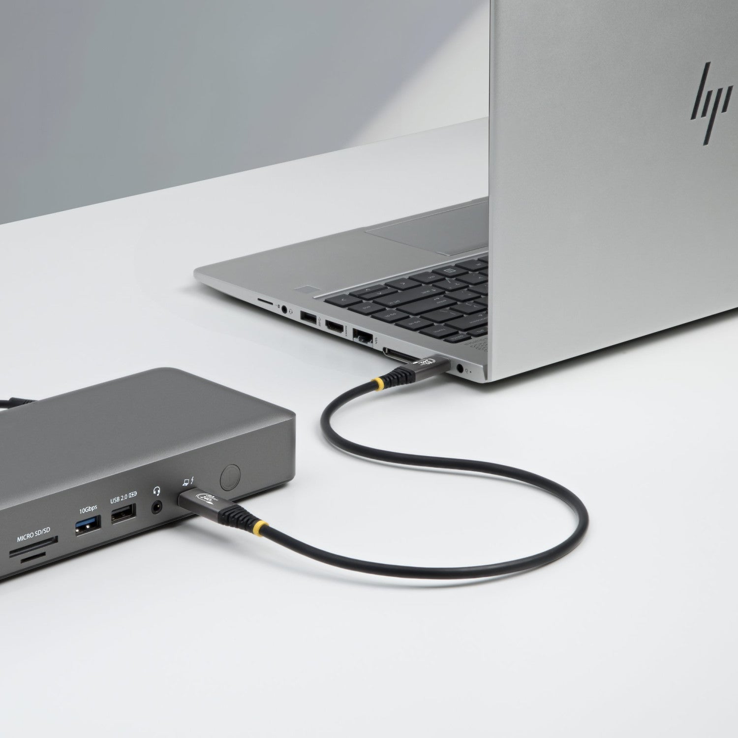 StarTech.com Cavo USB4 da 50cm, Cavo USB-C Certificato USB-IF, 80Gbps, PD240W, 8K120Hz / 4K240Hz DP2.1 DP80, Cavetto Tipo-C Compatibile Thunderbolt 4
