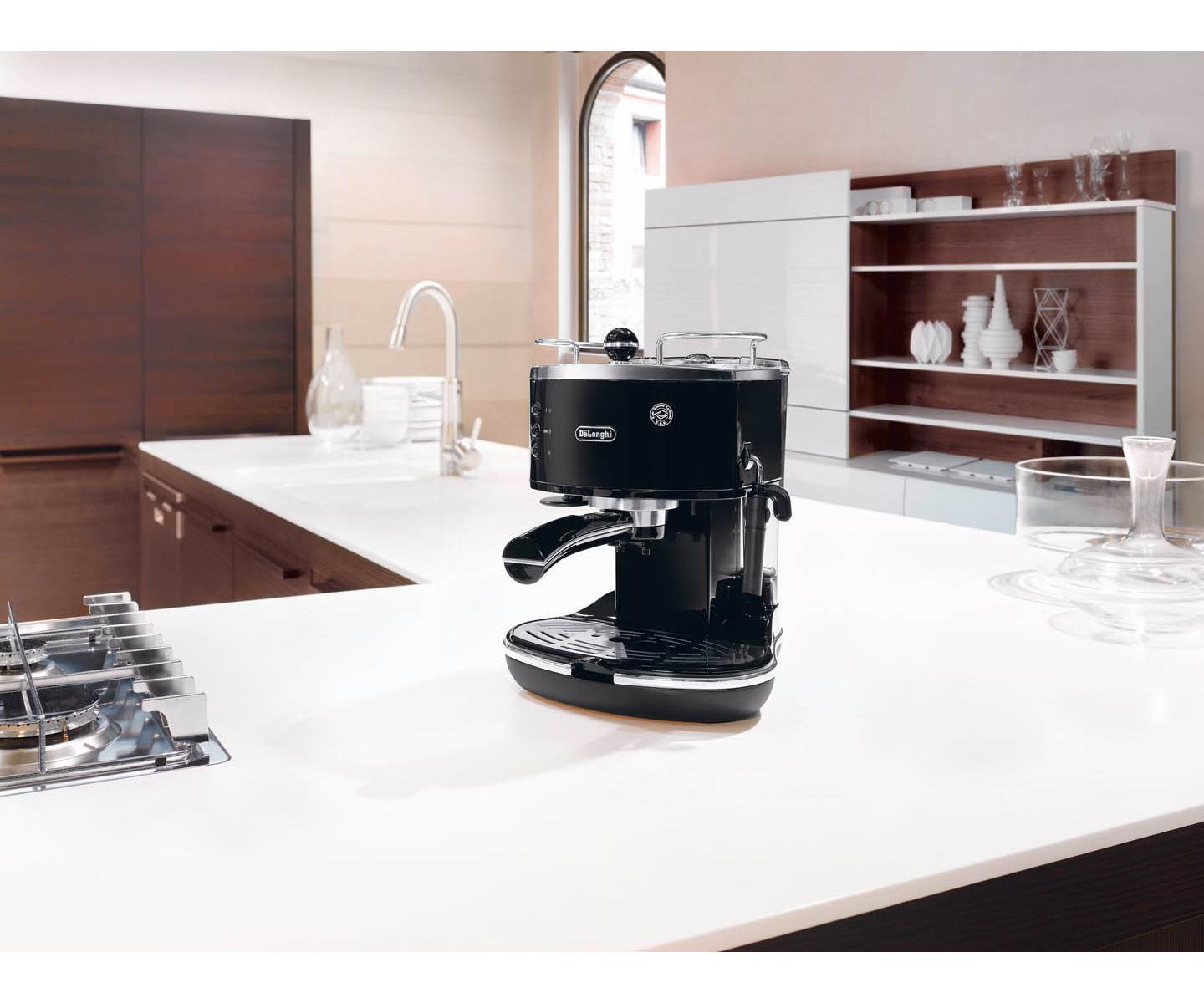 De Longhi ECO 311.BK Manuale Macchina per Caffe' Espresso 1,4 L Nero