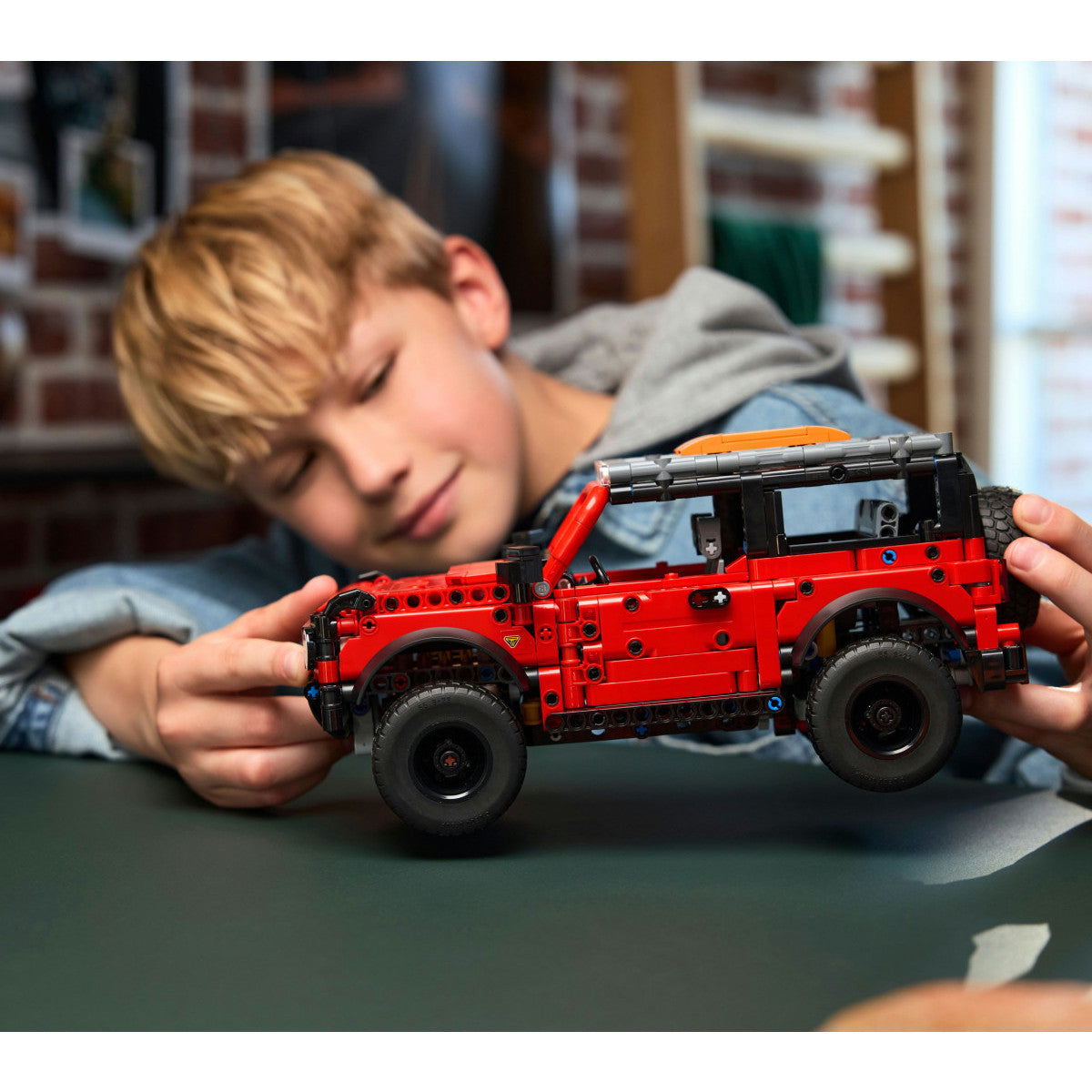 LEGO Technic 42213 Ford Bronco SUV Set Costruzione 943 Pezzi Età 9 Anni