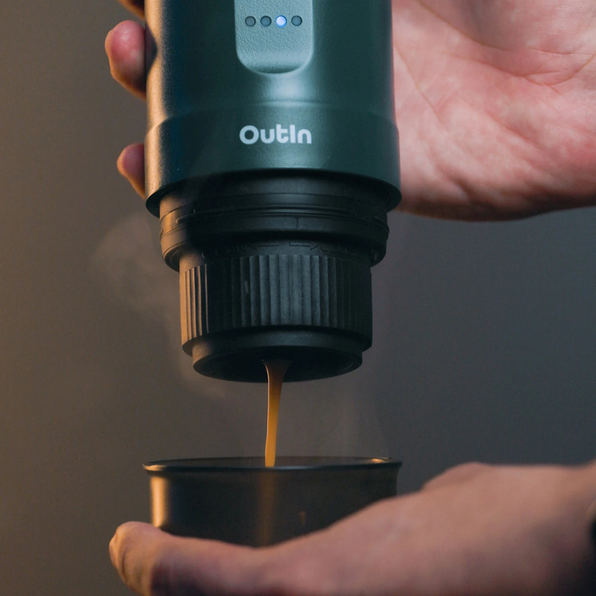 Outin Nano Macchina Espresso Portatile Nero Foglia di Tè USB-C Compattta