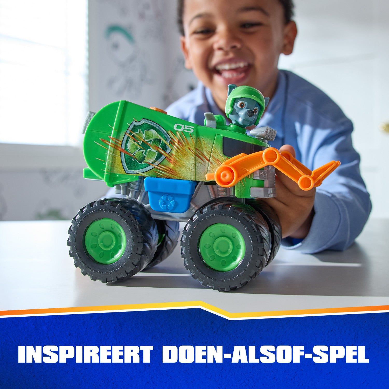 PAW Patrol Rescue Wheels, camion per la raccolta differenziata di Rocky, veicolo giocattolo con lanciamissili e action figure collezionabile, giocattoli per bambini e bambine da 3 anni in su