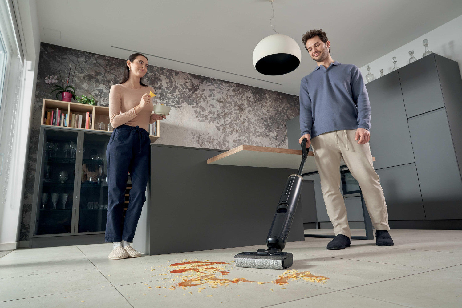 Hoover HW3P10 011 aspirapolvere senza filo Nero Senza sacchetto