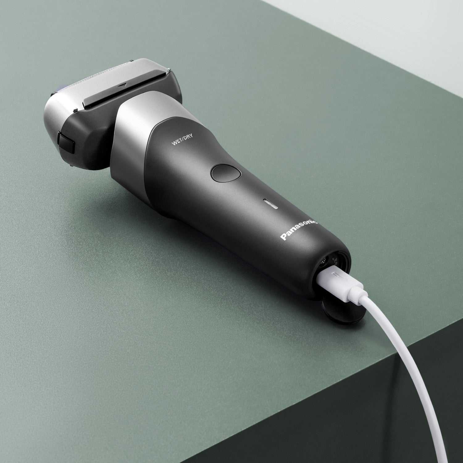 Panasonic ES-RM3, Rasoio 3 lame, Wet Dry, USB-C, sistema di pulizia easy cleaner